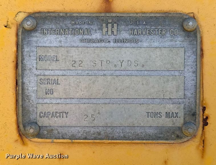 image for item NS9027 International 444  elevating scraper