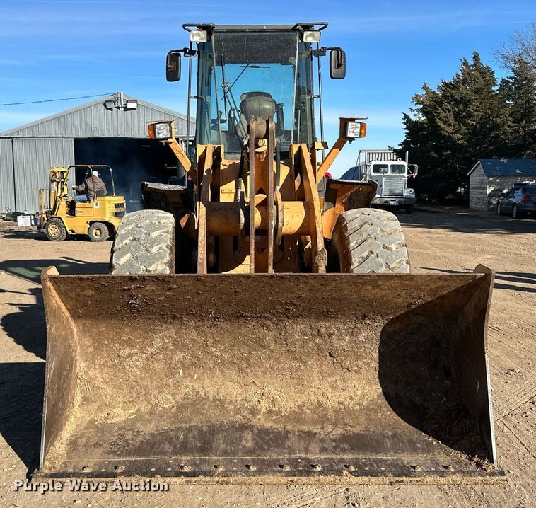 image for item NS9036 2004 Case 621D  wheel loader