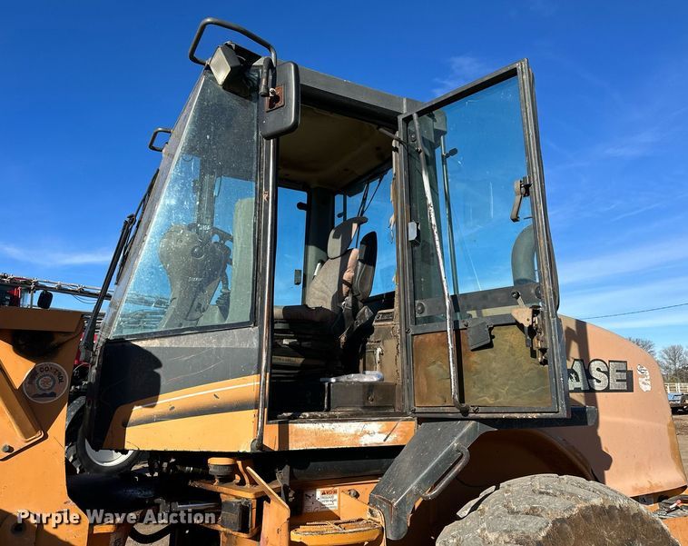 image for item NS9036 2004 Case 621D  wheel loader