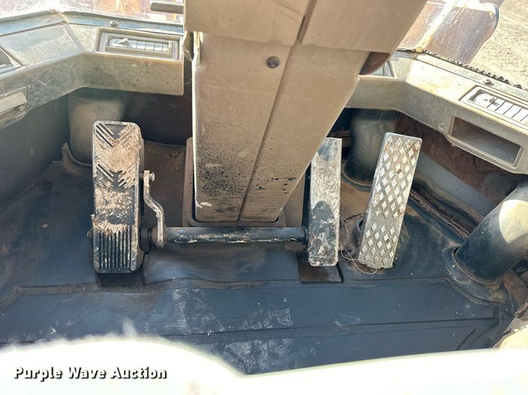 image for item NS9036 2004 Case 621D  wheel loader