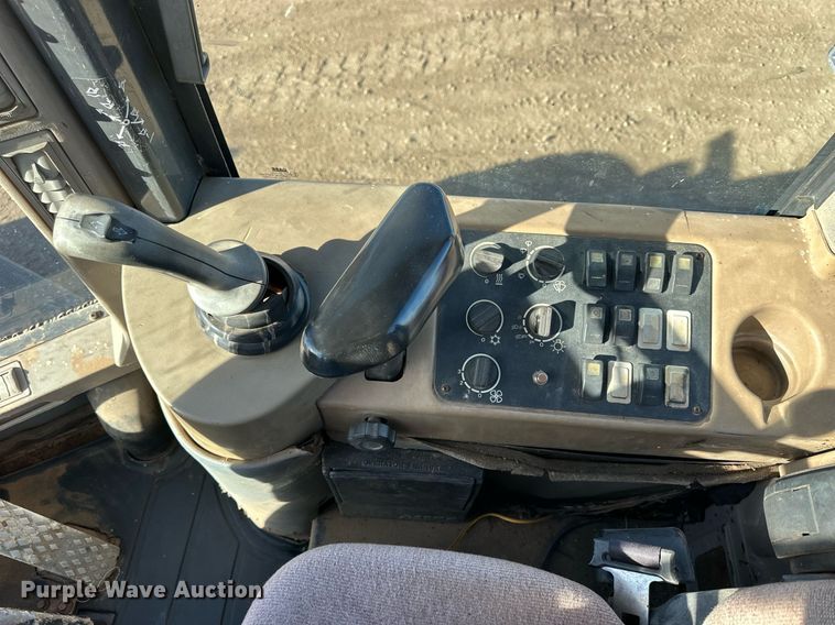 image for item NS9036 2004 Case 621D  wheel loader