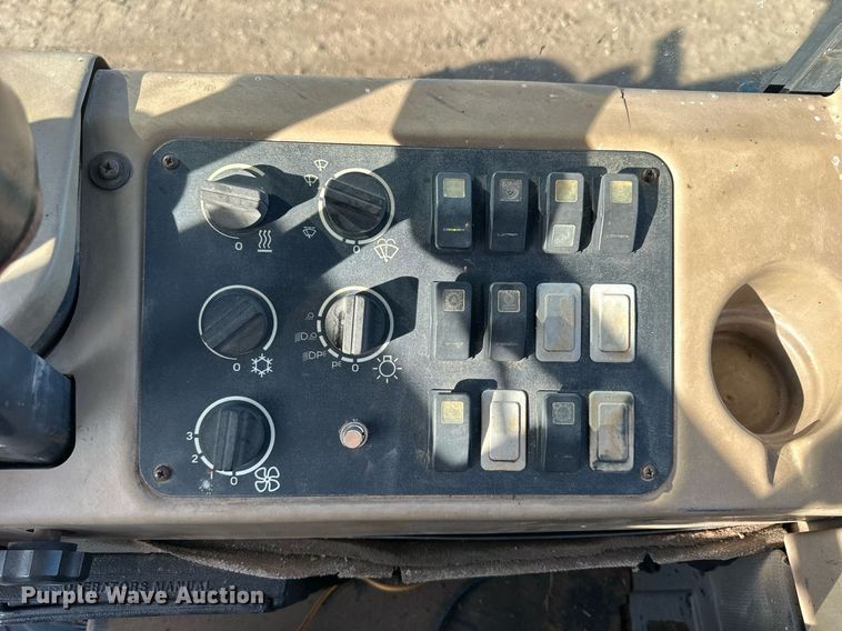 image for item NS9036 2004 Case 621D  wheel loader