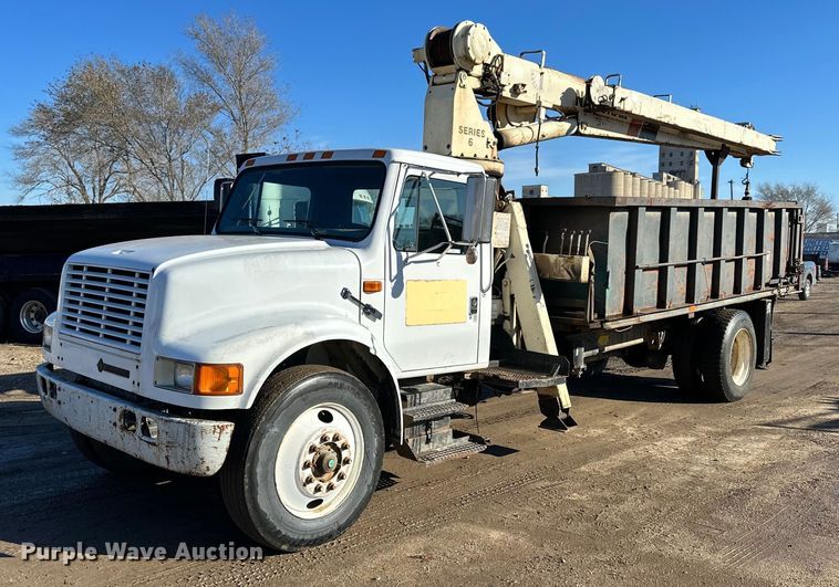 image for item NS9054 1993 International Navistar 4900  crane truck