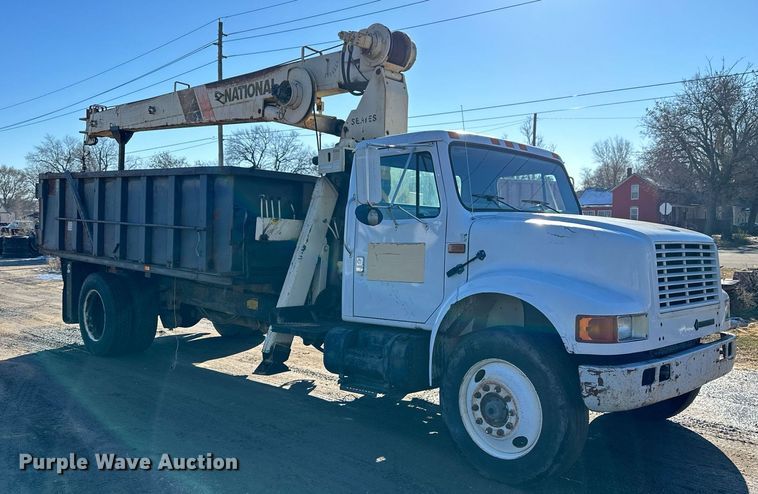 image for item NS9054 1993 International Navistar 4900  crane truck