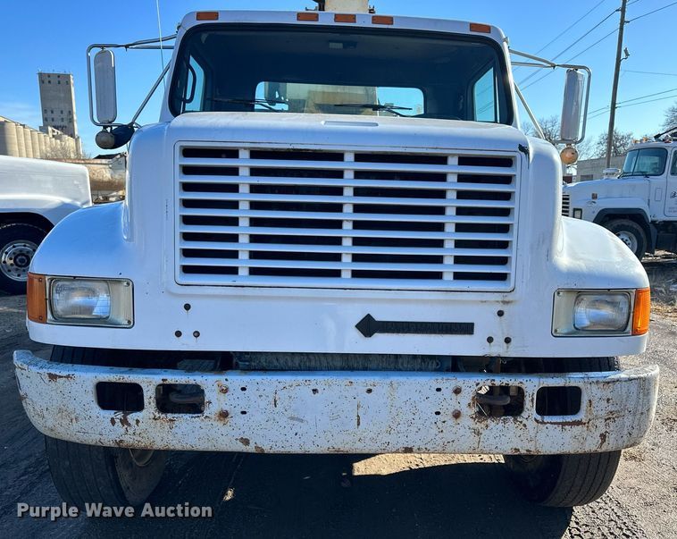 image for item NS9054 1993 International Navistar 4900  crane truck