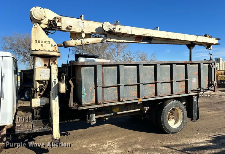 image for item NS9054 1993 International Navistar 4900  crane truck