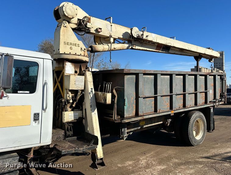 image for item NS9054 1993 International Navistar 4900  crane truck