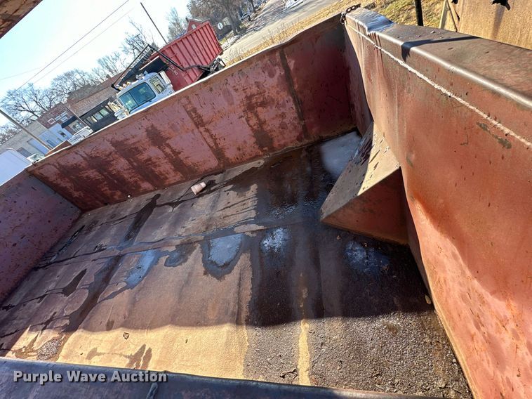 image for item NS9054 1993 International Navistar 4900  crane truck