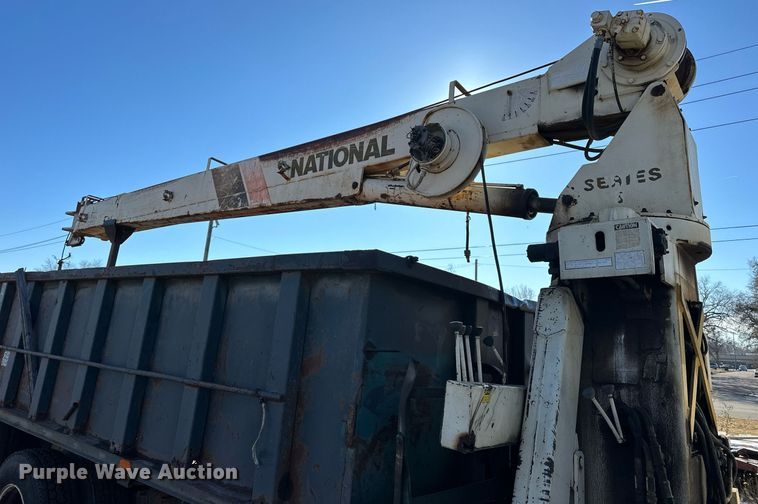 image for item NS9054 1993 International Navistar 4900  crane truck