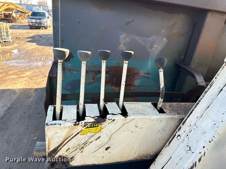 image for item NS9054 1993 International Navistar 4900  crane truck