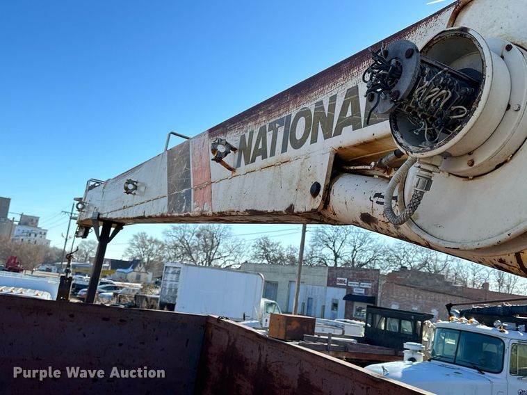 image for item NS9054 1993 International Navistar 4900  crane truck