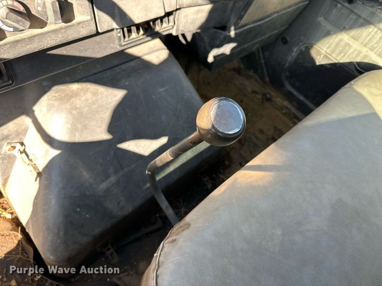 image for item NS9054 1993 International Navistar 4900  crane truck