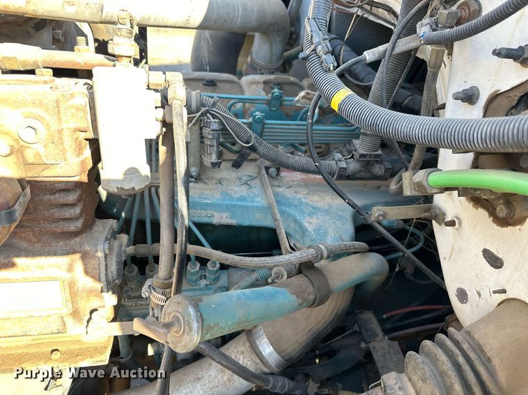 image for item NS9054 1993 International Navistar 4900  crane truck