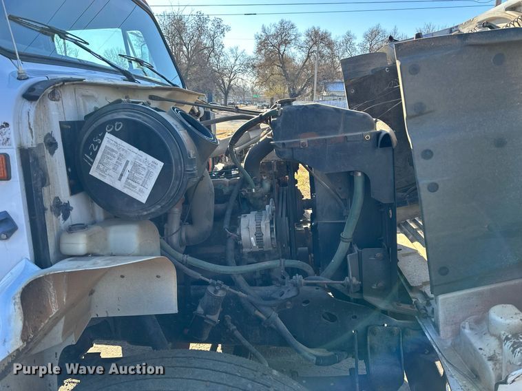 image for item NS9054 1993 International Navistar 4900  crane truck