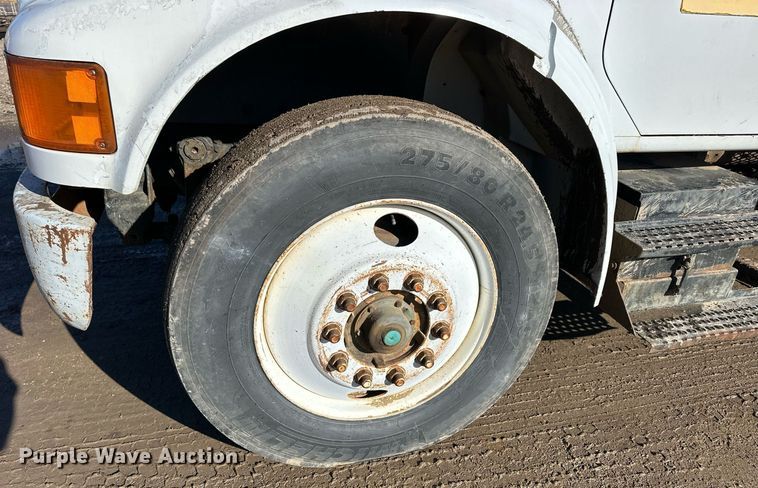 image for item NS9054 1993 International Navistar 4900  crane truck