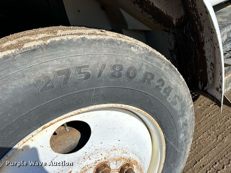 image for item NS9054 1993 International Navistar 4900  crane truck