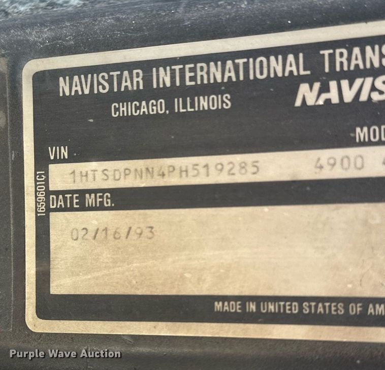 image for item NS9054 1993 International Navistar 4900  crane truck