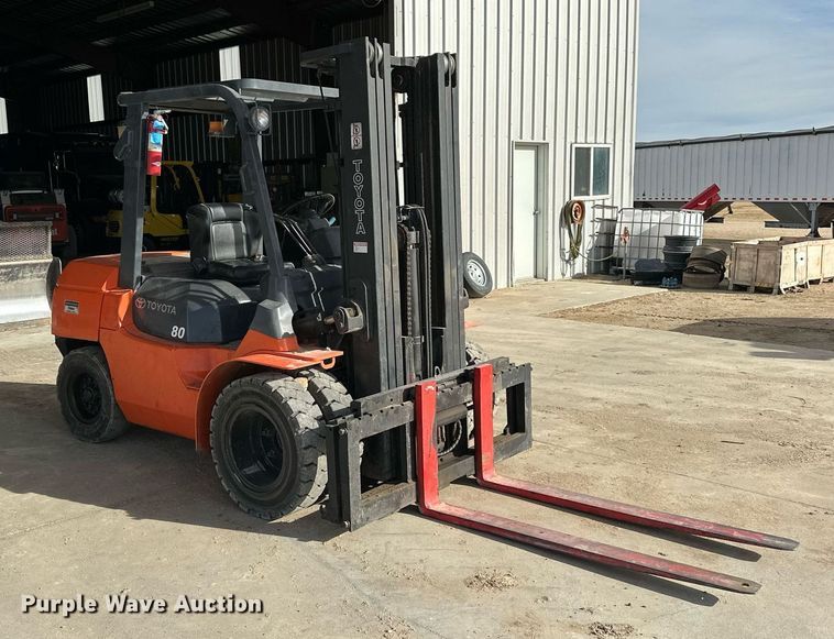 image for item NS9067 2001 Toyota 7FDU35 forklift