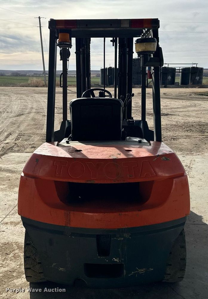 image for item NS9067 2001 Toyota 7FDU35 forklift