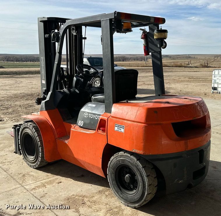 image for item NS9067 2001 Toyota 7FDU35 forklift