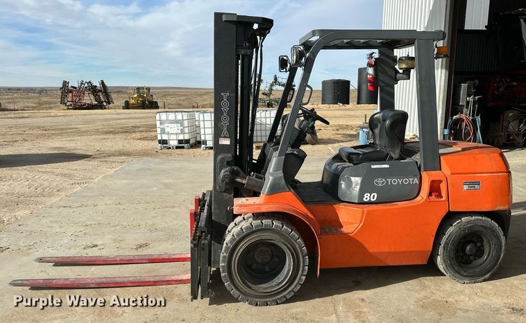 image for item NS9067 2001 Toyota 7FDU35 forklift