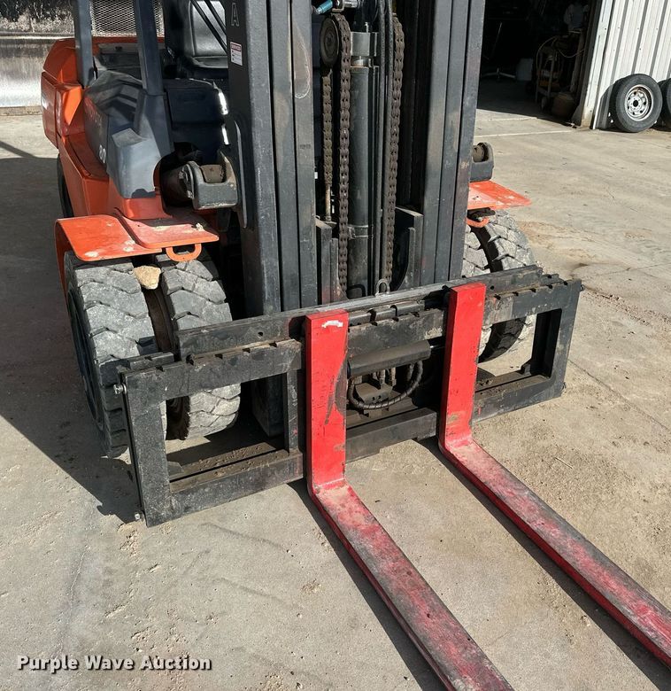image for item NS9067 2001 Toyota 7FDU35 forklift