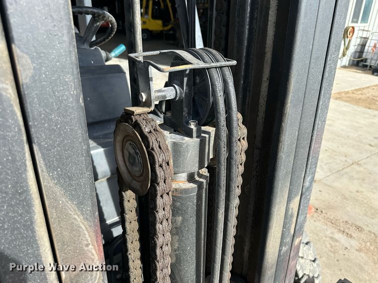 image for item NS9067 2001 Toyota 7FDU35 forklift