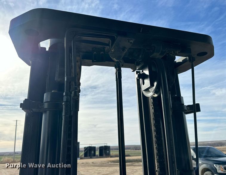 image for item NS9067 2001 Toyota 7FDU35 forklift