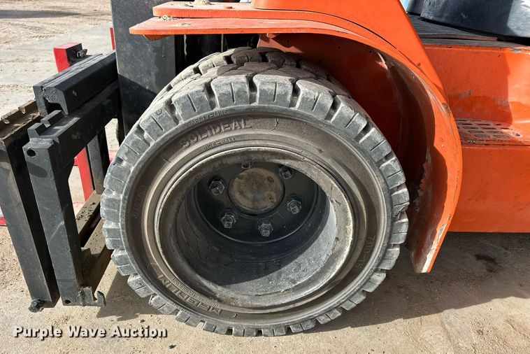 image for item NS9067 2001 Toyota 7FDU35 forklift