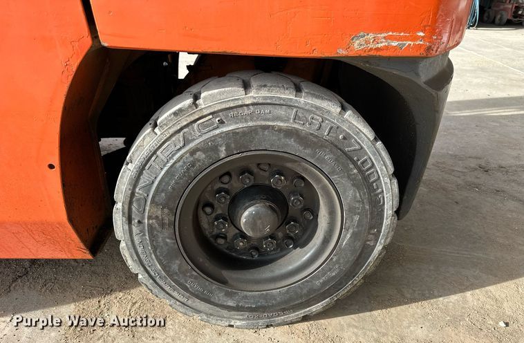 image for item NS9067 2001 Toyota 7FDU35 forklift