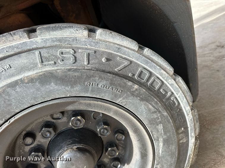 image for item NS9067 2001 Toyota 7FDU35 forklift