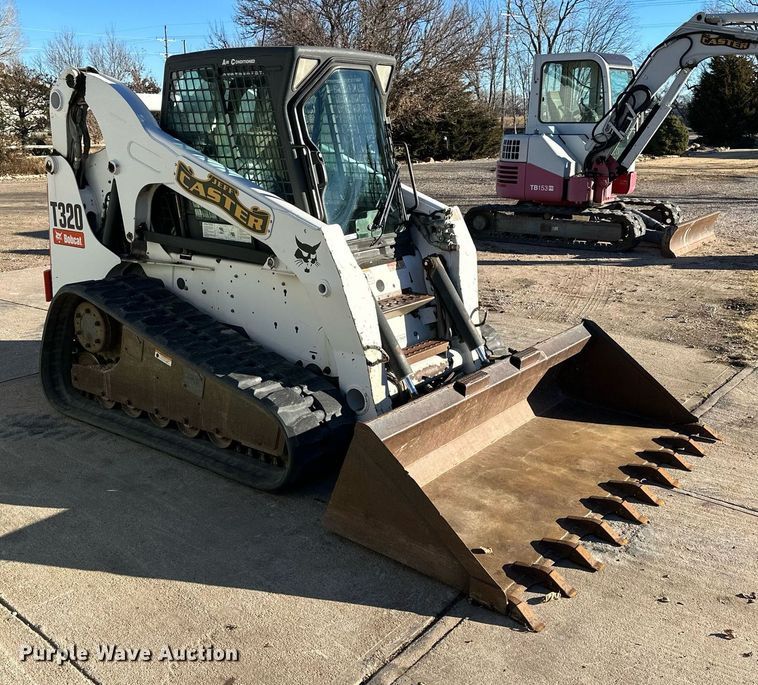 image for item NS9085 2007 Bobcat T320  tracked skid steer loader