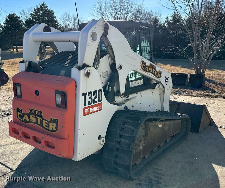 image for item NS9085 2007 Bobcat T320  tracked skid steer loader