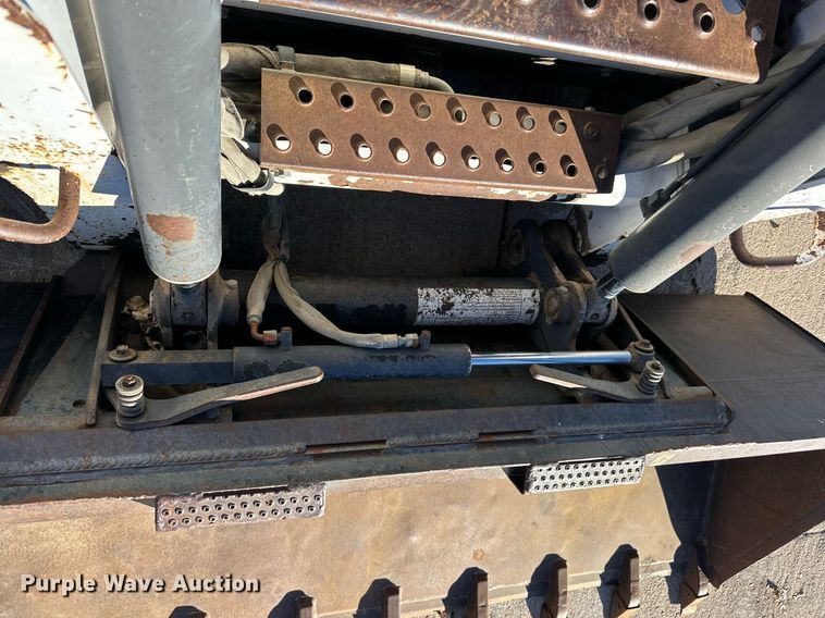 image for item NS9085 2007 Bobcat T320  tracked skid steer loader