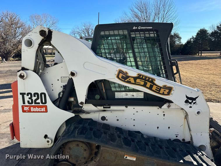 image for item NS9085 2007 Bobcat T320  tracked skid steer loader