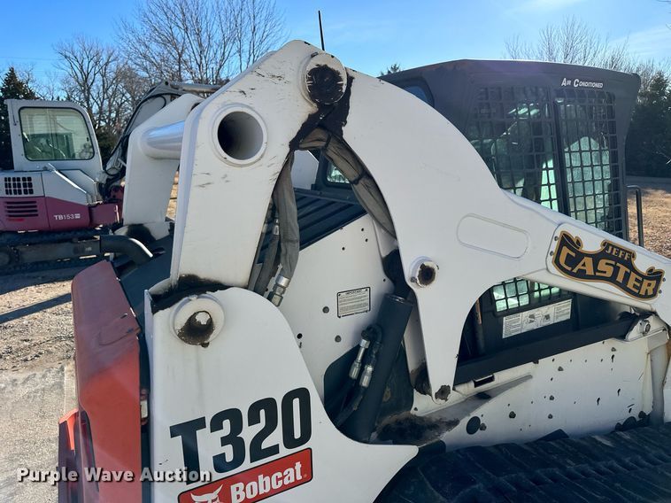image for item NS9085 2007 Bobcat T320  tracked skid steer loader