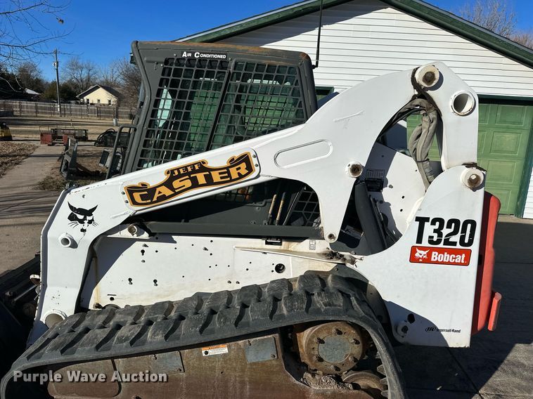 image for item NS9085 2007 Bobcat T320  tracked skid steer loader
