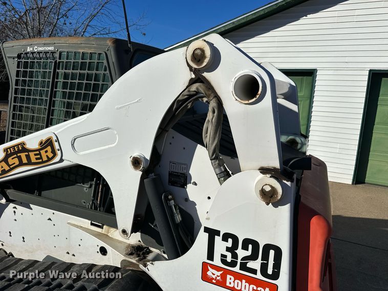 image for item NS9085 2007 Bobcat T320  tracked skid steer loader
