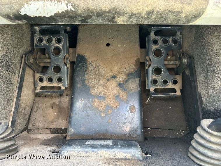 image for item NS9085 2007 Bobcat T320  tracked skid steer loader