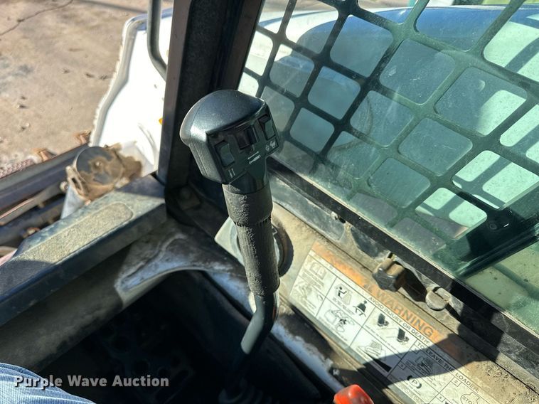 image for item NS9085 2007 Bobcat T320  tracked skid steer loader