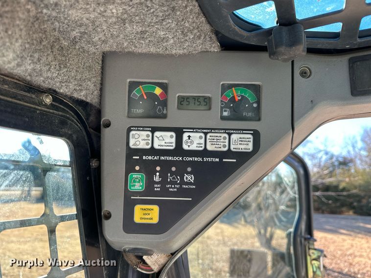 image for item NS9085 2007 Bobcat T320  tracked skid steer loader