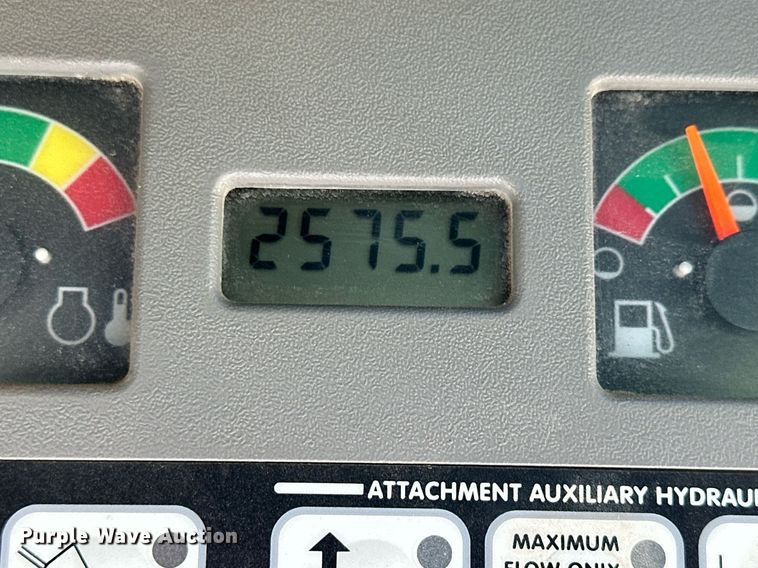 image for item NS9085 2007 Bobcat T320  tracked skid steer loader