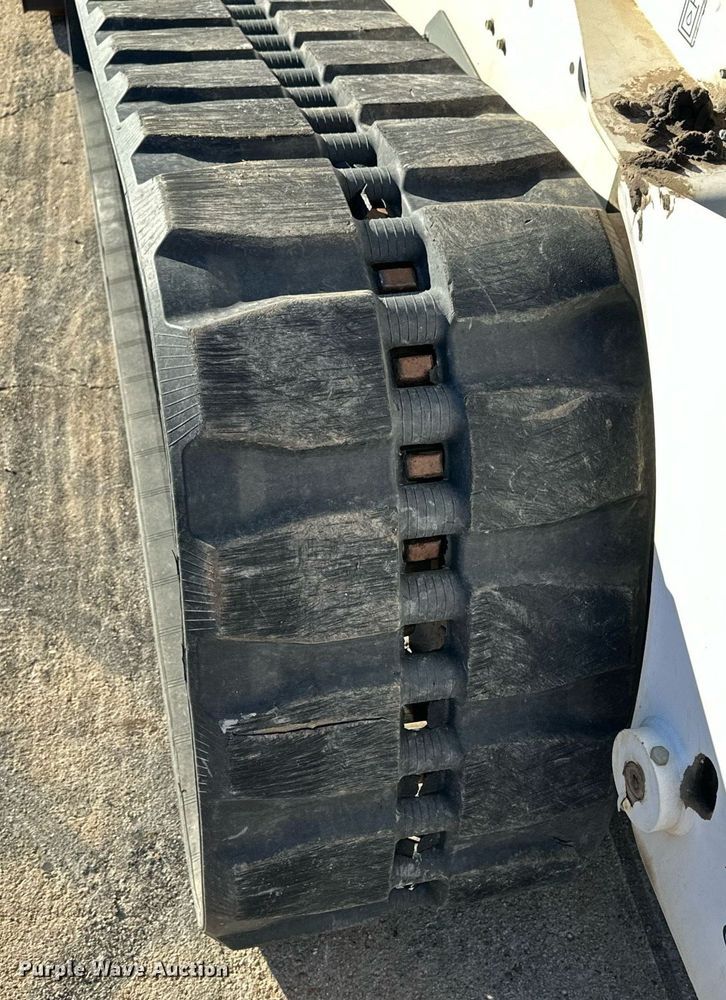 image for item NS9085 2007 Bobcat T320  tracked skid steer loader