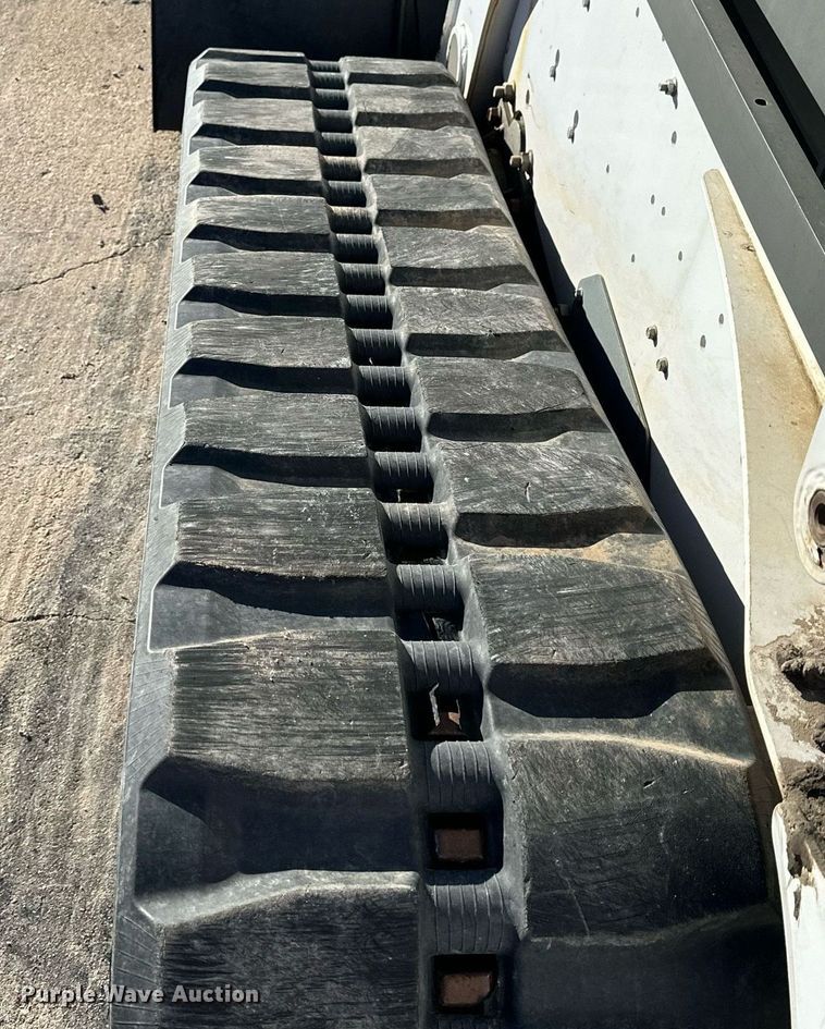 image for item NS9085 2007 Bobcat T320  tracked skid steer loader