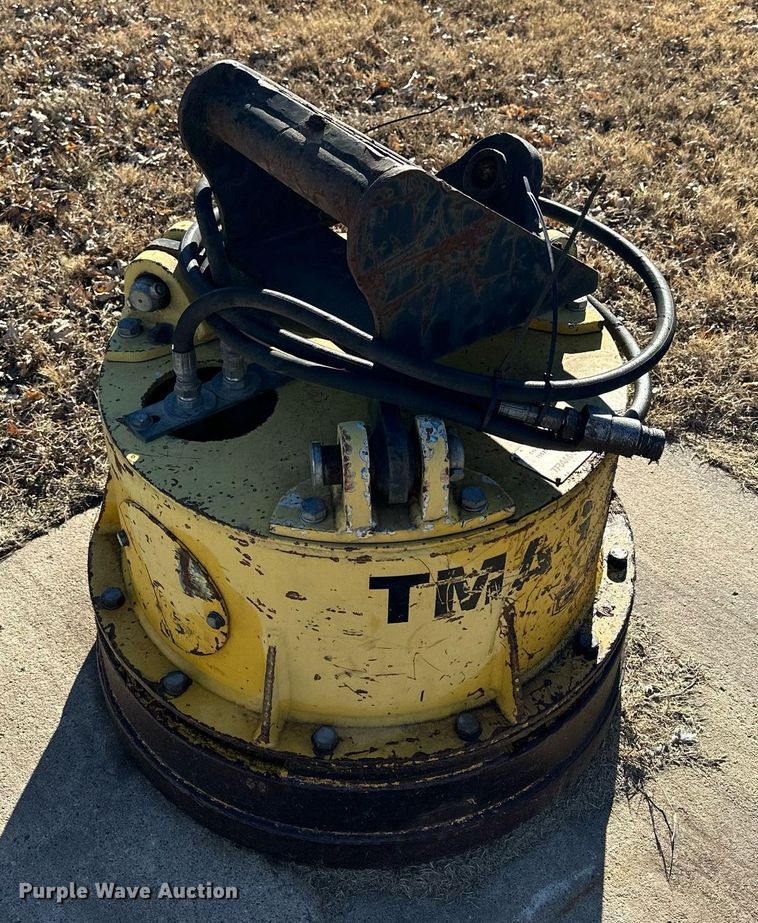 image for item NS9088 Tramac TMAG-700-18  excavator drag magnet