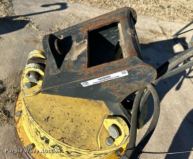 image for item NS9088 Tramac TMAG-700-18  excavator drag magnet