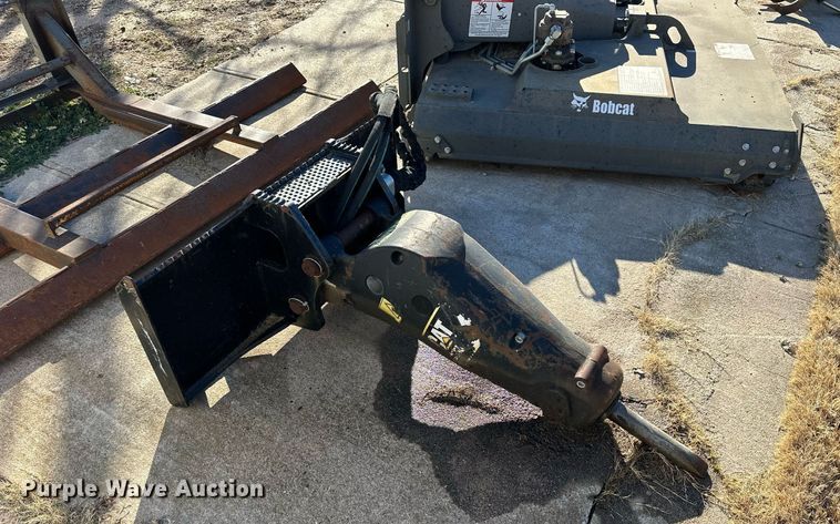 image for item NS9090 Caterpillar H55D  skid steer breaker