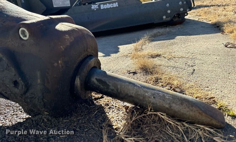 image for item NS9090 Caterpillar H55D  skid steer breaker