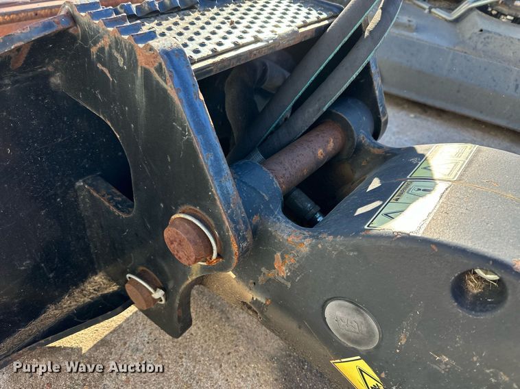 image for item NS9090 Caterpillar H55D  skid steer breaker