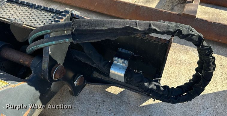 image for item NS9090 Caterpillar H55D  skid steer breaker